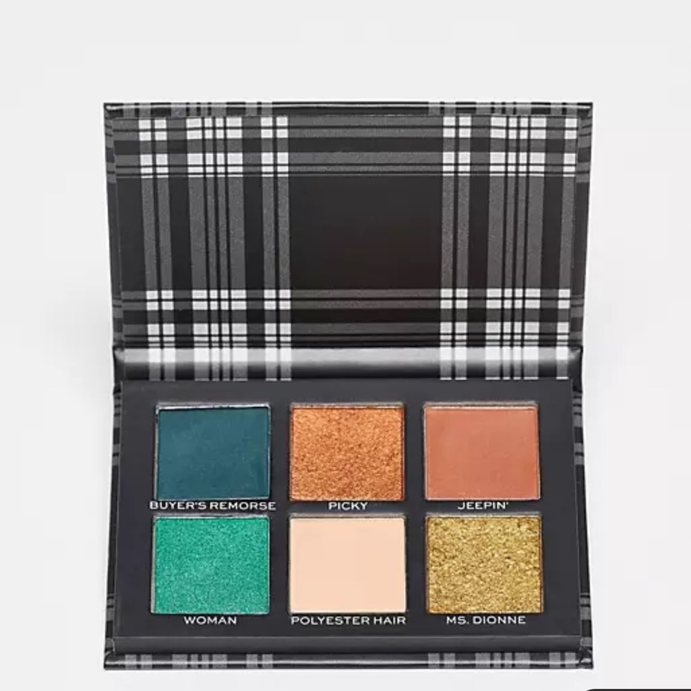 CluelessXRevolution cassette and phone eyeshadow
